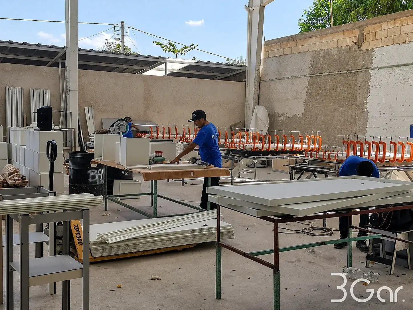 Proceso de fabricación de platos de ducha de superficie sólida