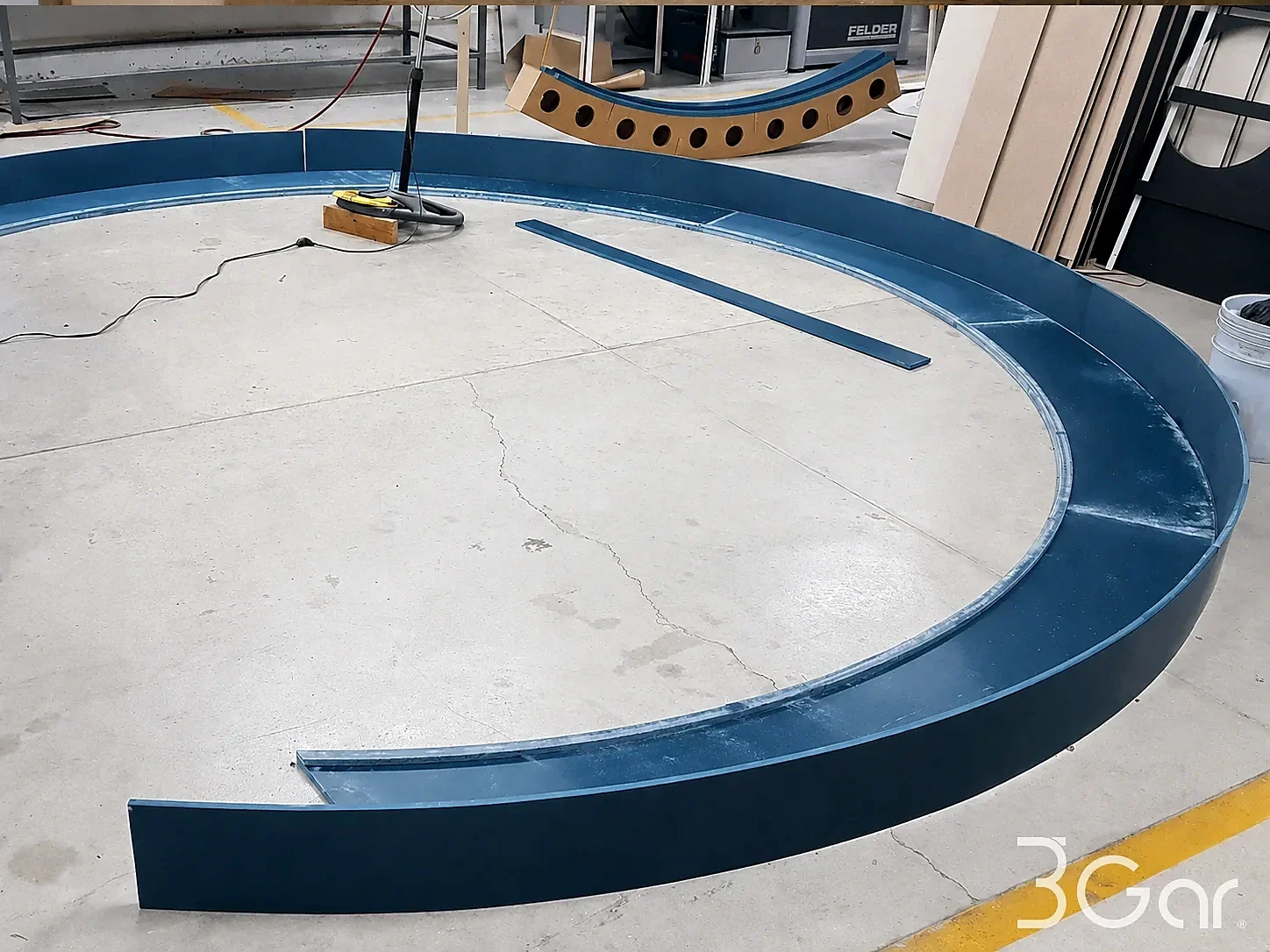 Proceso de fabricación de cubierta curva de superficie sólida