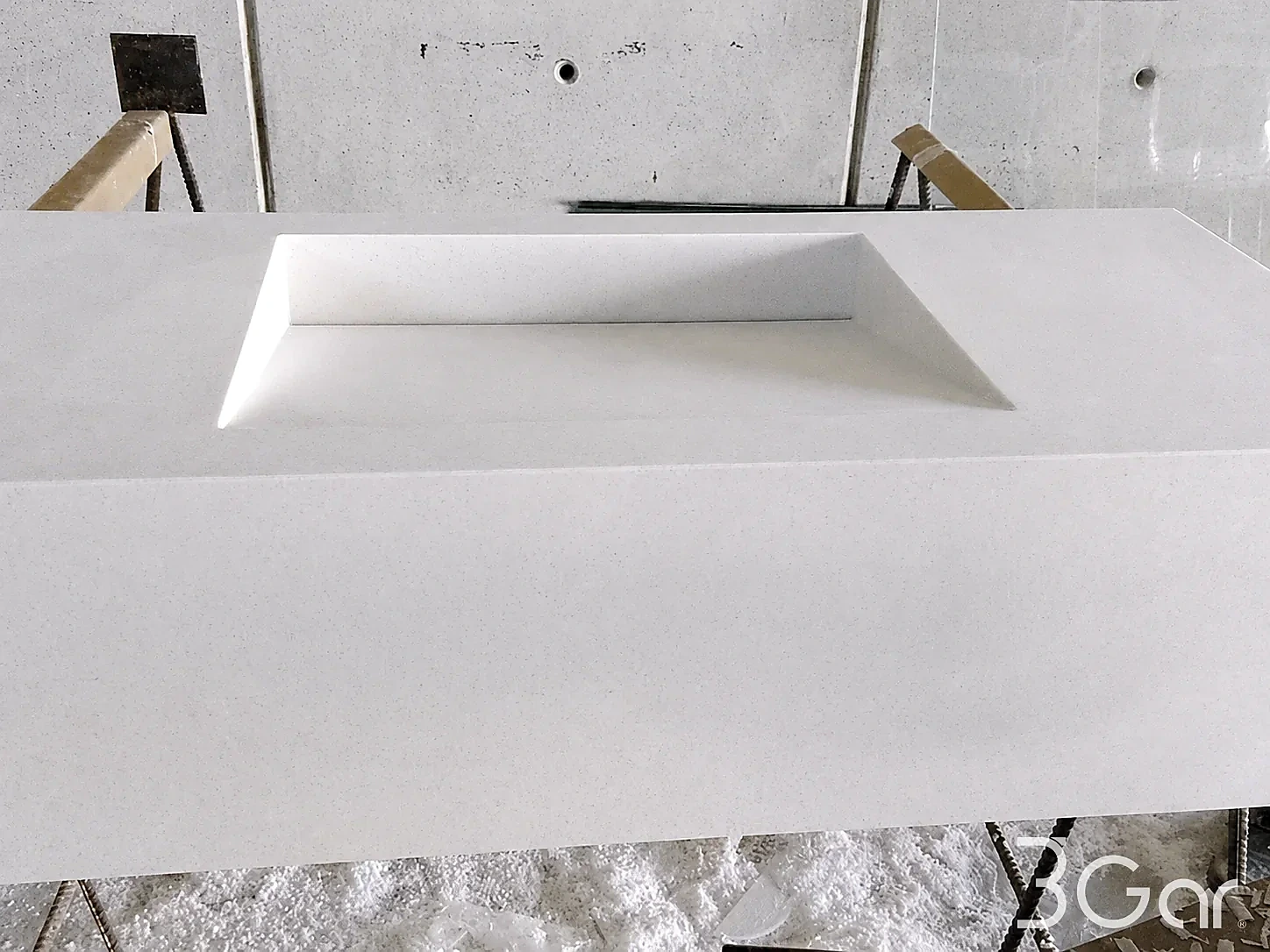 Proceso de fabricación de lavabos de superficie sólida