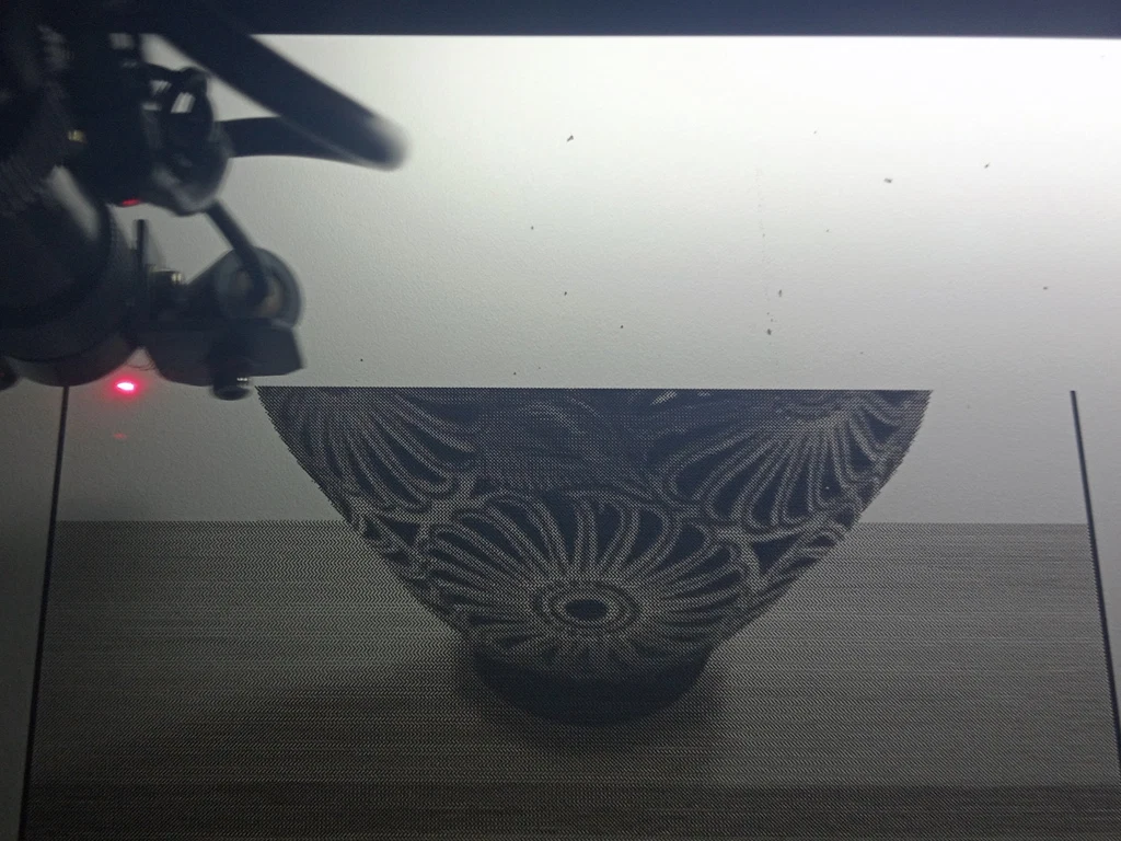 Grabado laser en compacto fenólico