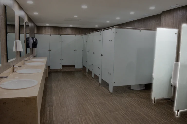 Mamparas de cristal laminado - panel mingitorio
